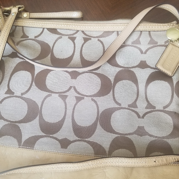 Brown & Tan Large Coach Handbag. - Picture 5 of 8
